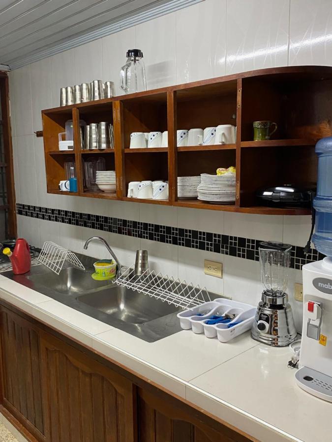 Tambo Hostel Leticia Eksteriør bilde